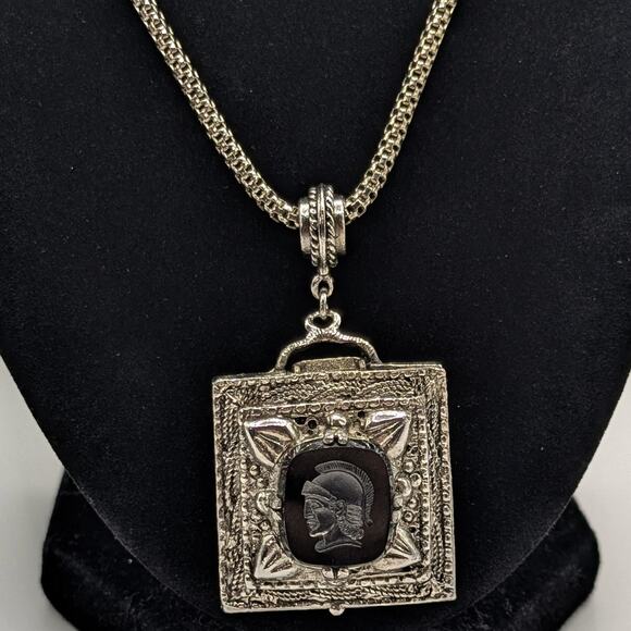 Vintage Tammey Jewels Silver Tone Black Intaglio Soldier Cameo Locket Necklace - Picture 2 of 6